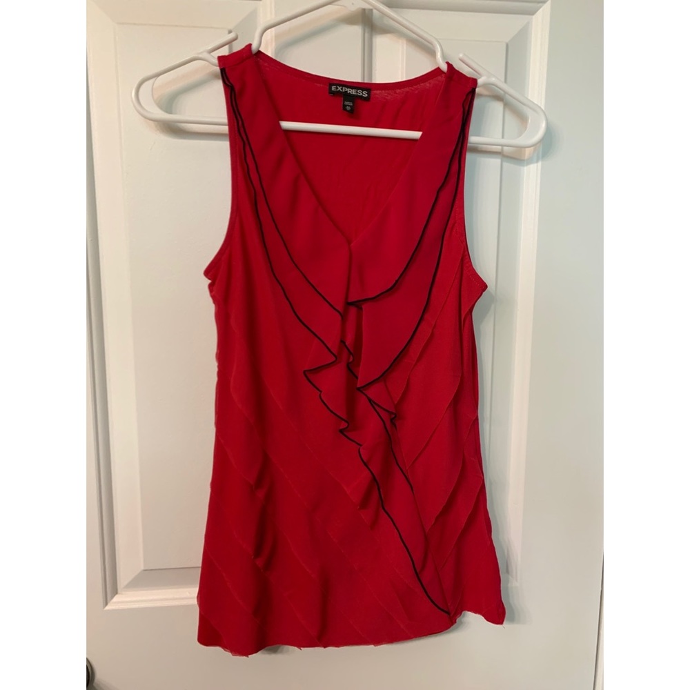 Express deep magenta and black tank